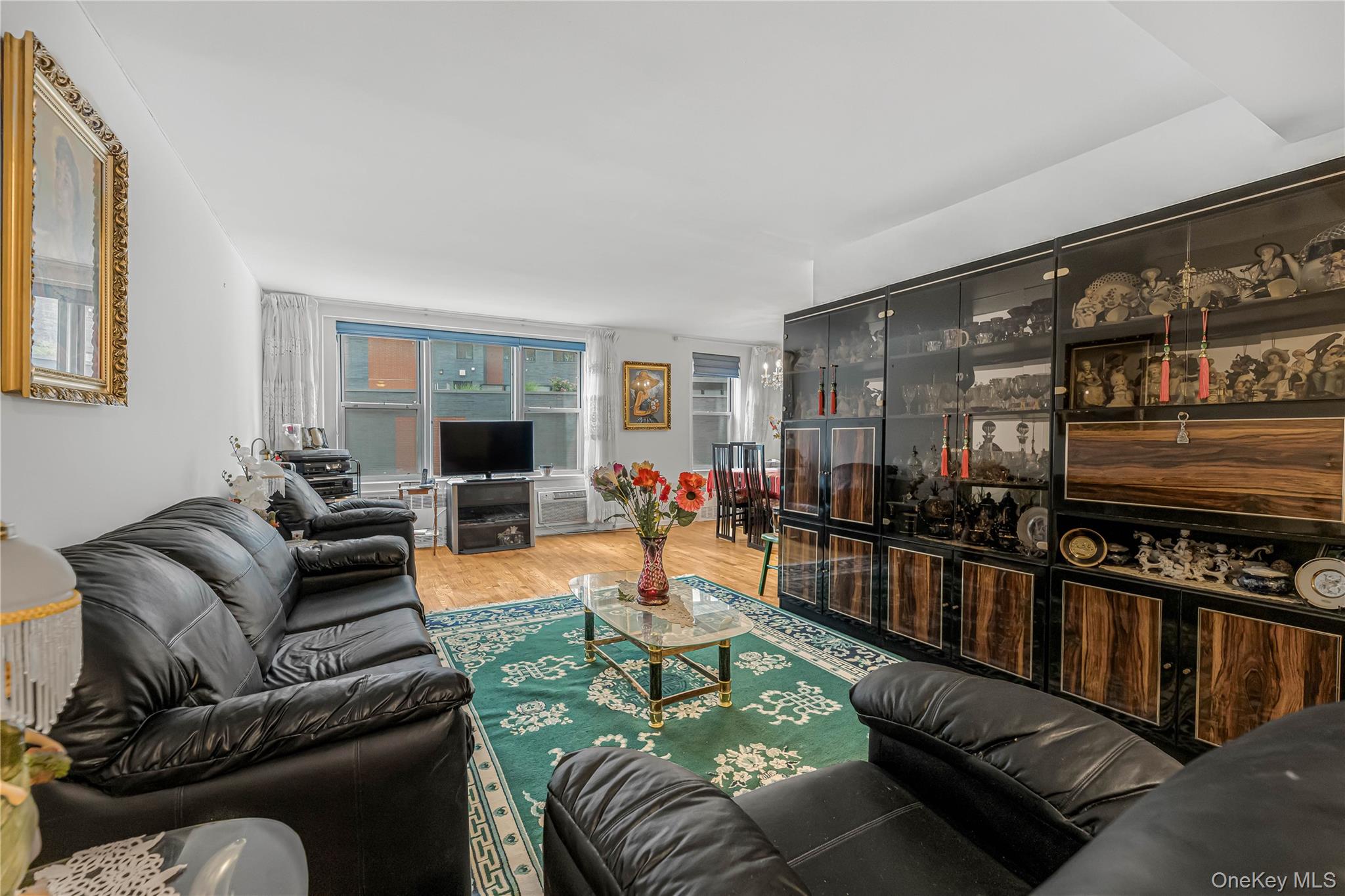 2736 Independence Avenue, Unit 2B photo 4