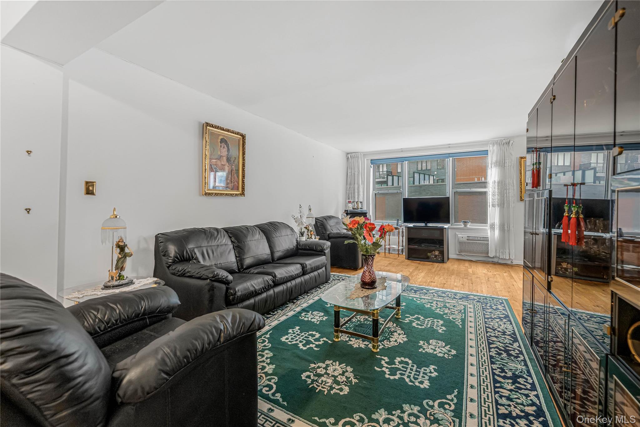2736 Independence Avenue, Unit 2B photo 5