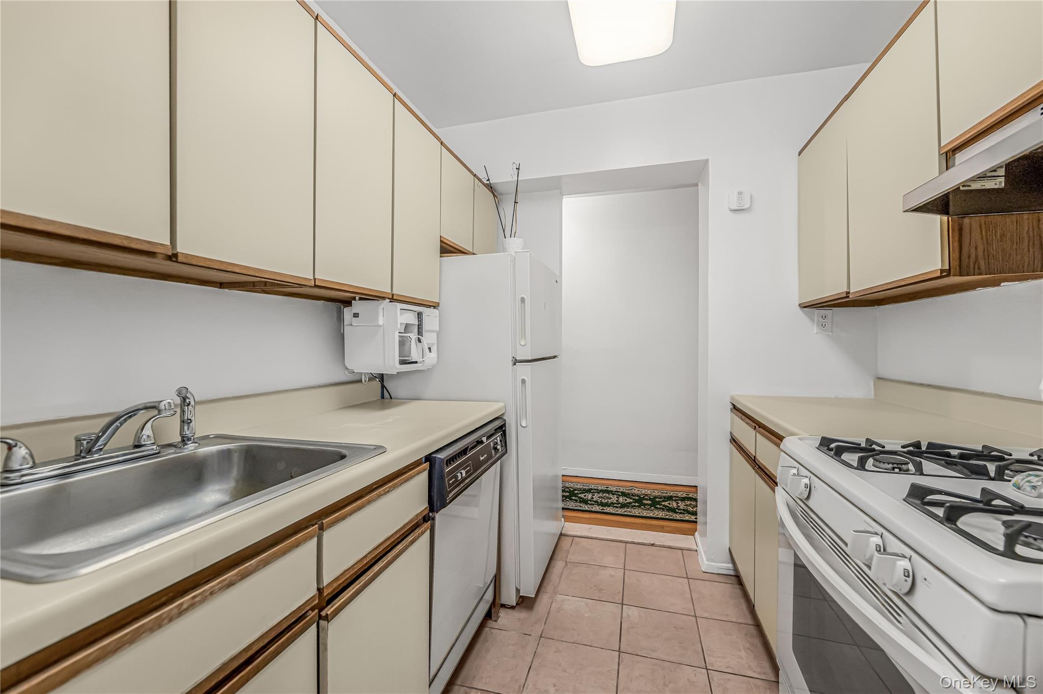 2736 Independence Avenue, Unit 2B photo 7