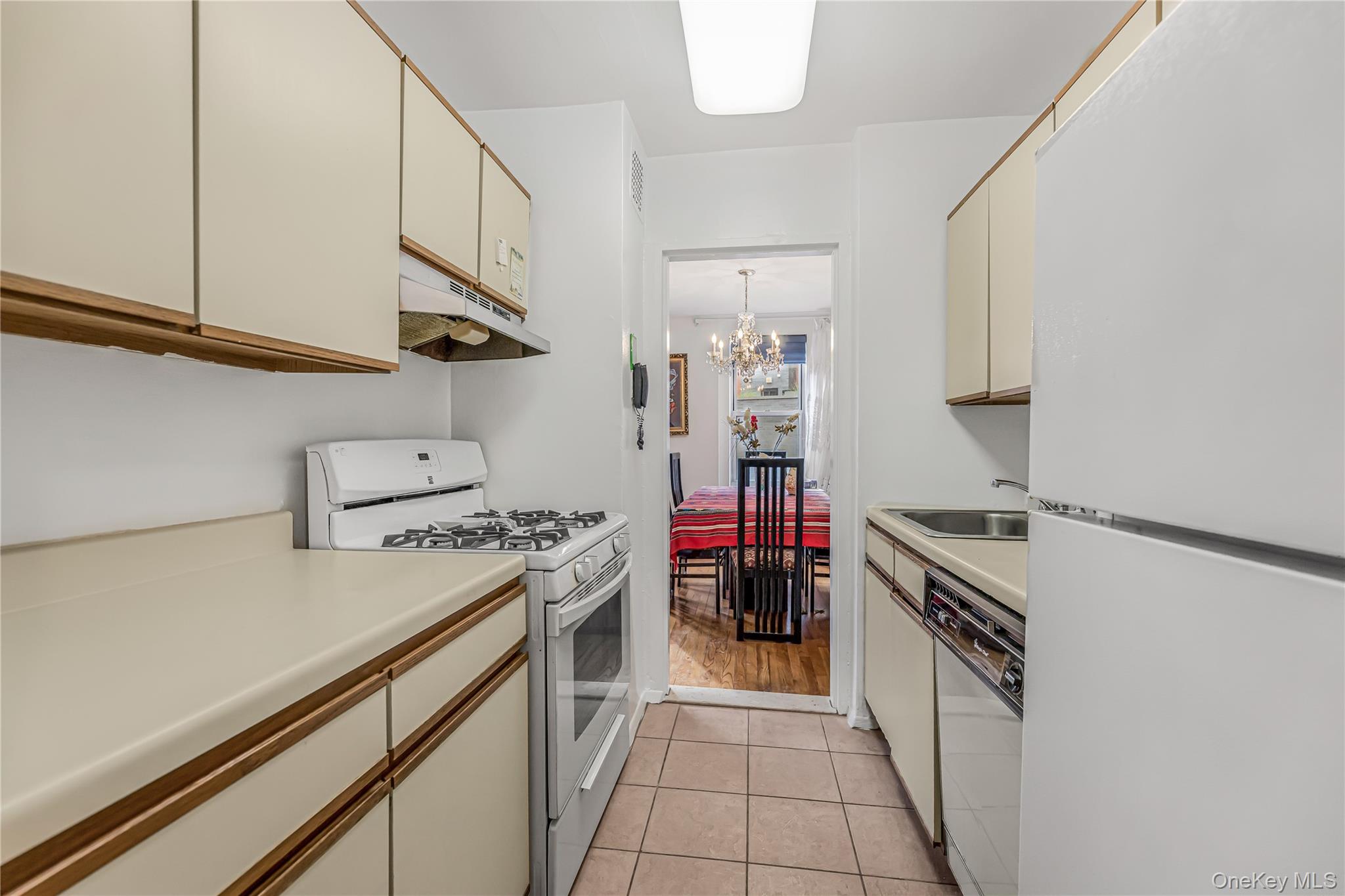 2736 Independence Avenue, Unit 2B photo 6