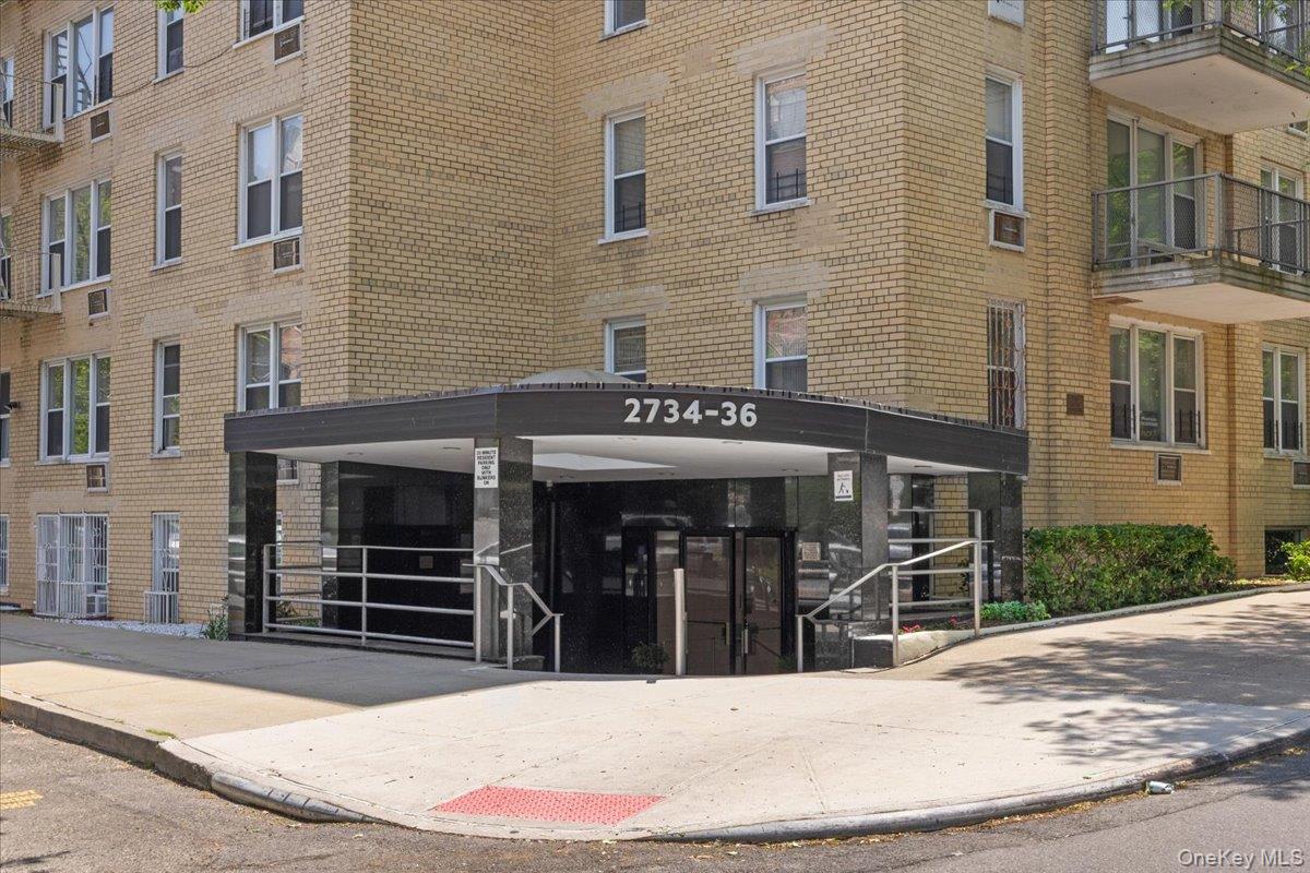 2736 Independence Avenue, Unit 2B