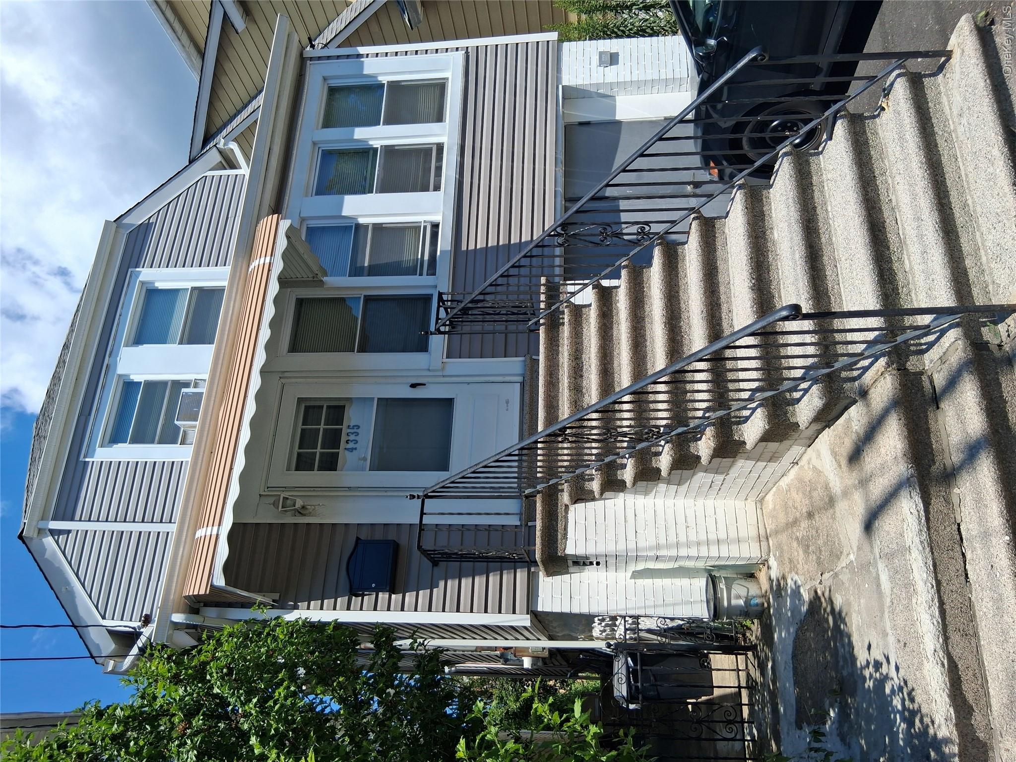4335 Byron Avenue – For Sale photo 2