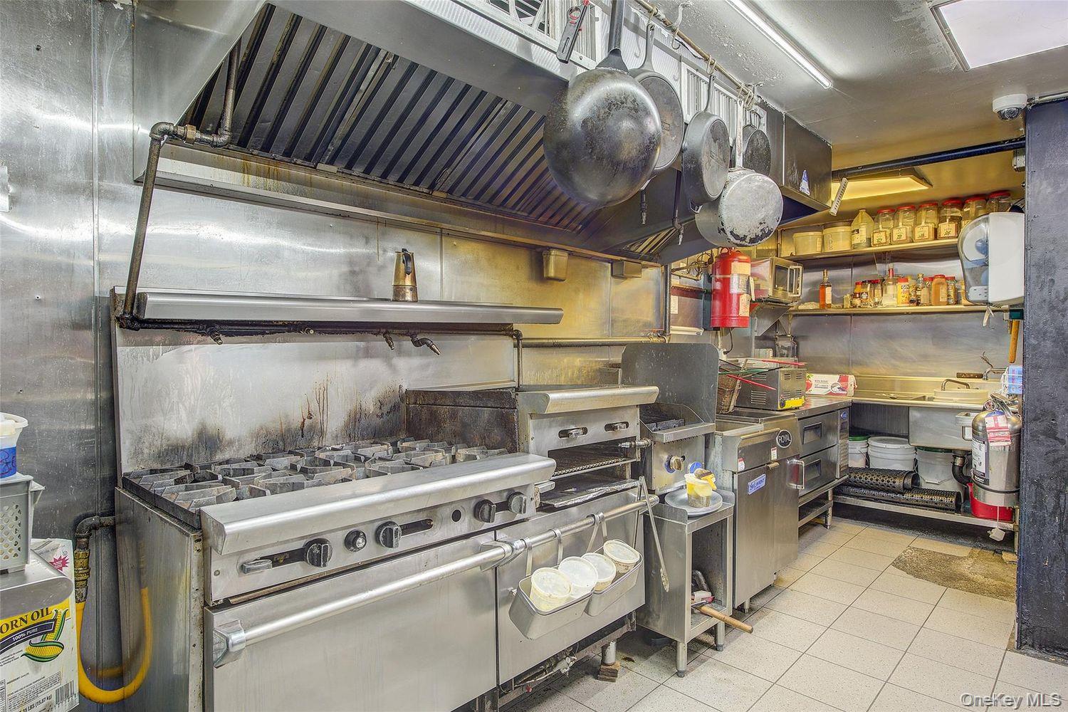 567 Wilson Avenue, Unit 4 photo 11