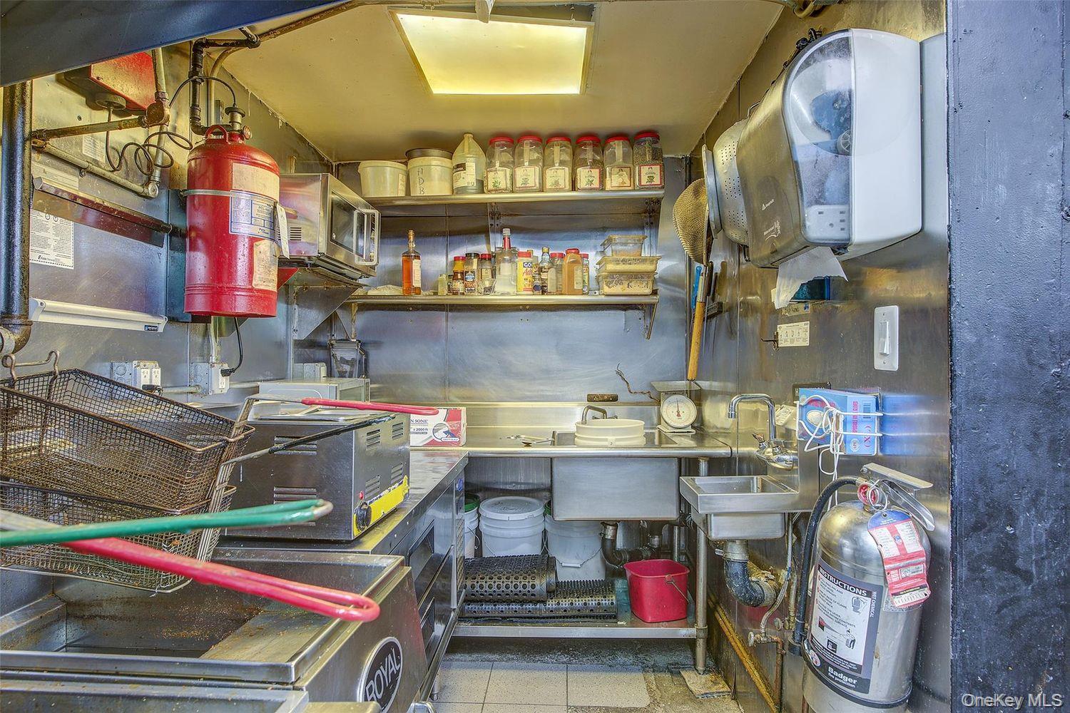 567 Wilson Avenue, Unit 4 photo 12