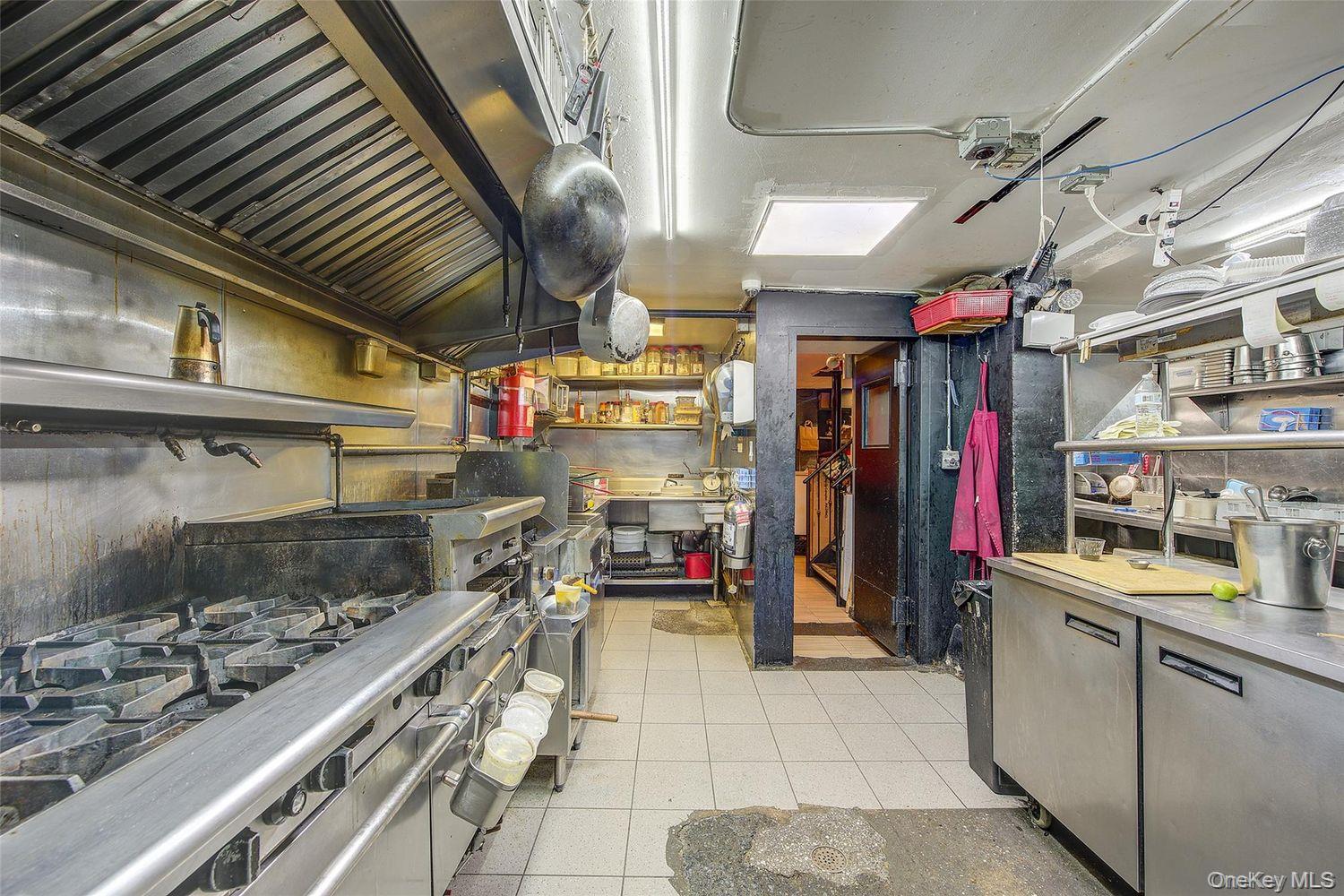 567 Wilson Avenue, Unit 4 photo 13
