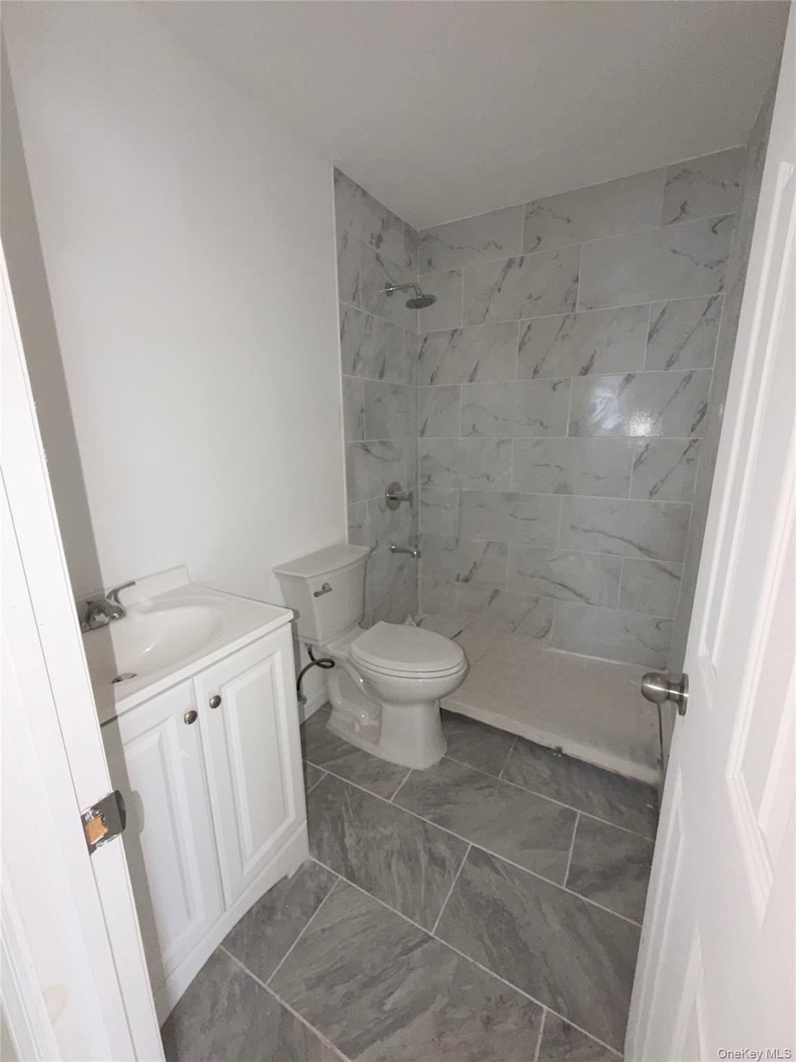 6947 Hillmeyer Avenue, Unit 2 photo 8