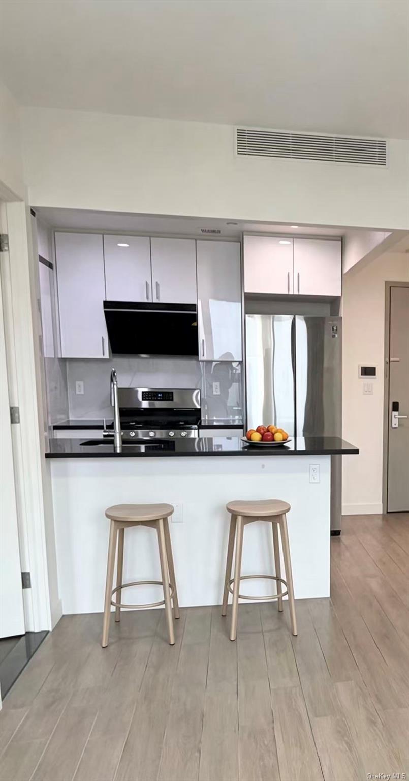144-27 Sanford Avenue, Unit 6L photo 3