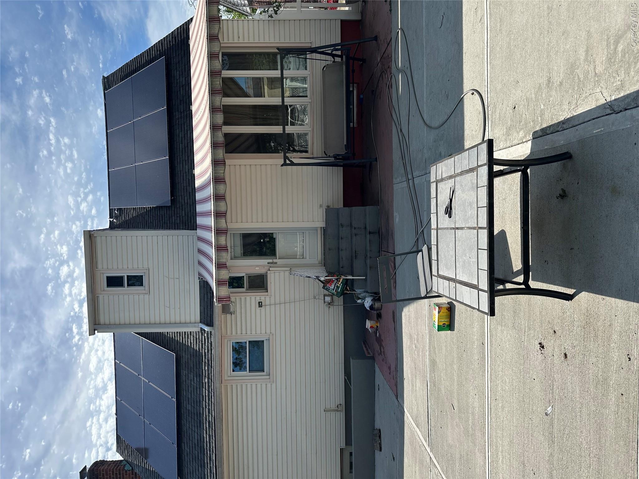 90 Clearstream Avenue – For Sale