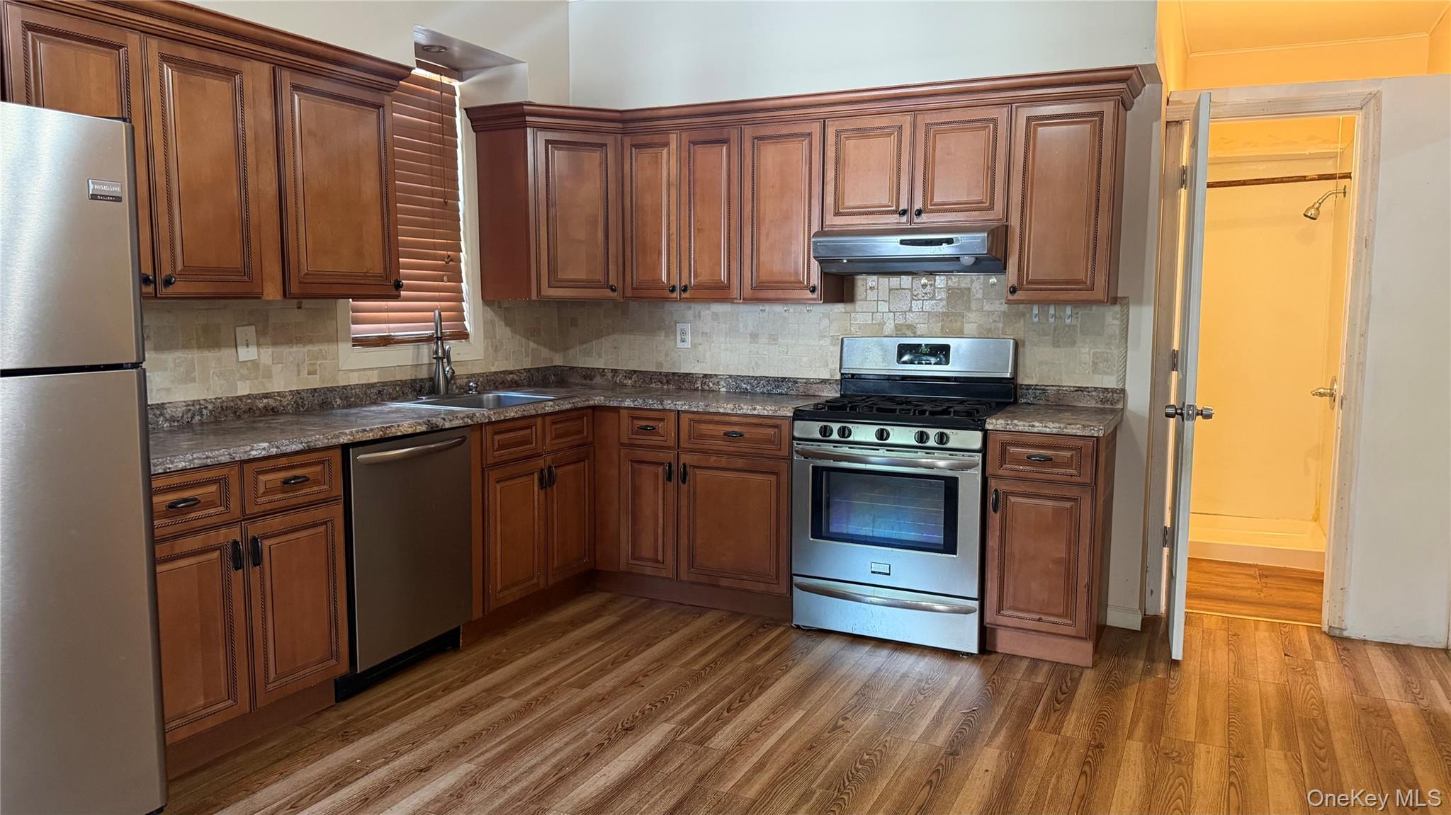 417 Baker Street, Unit B photo 2