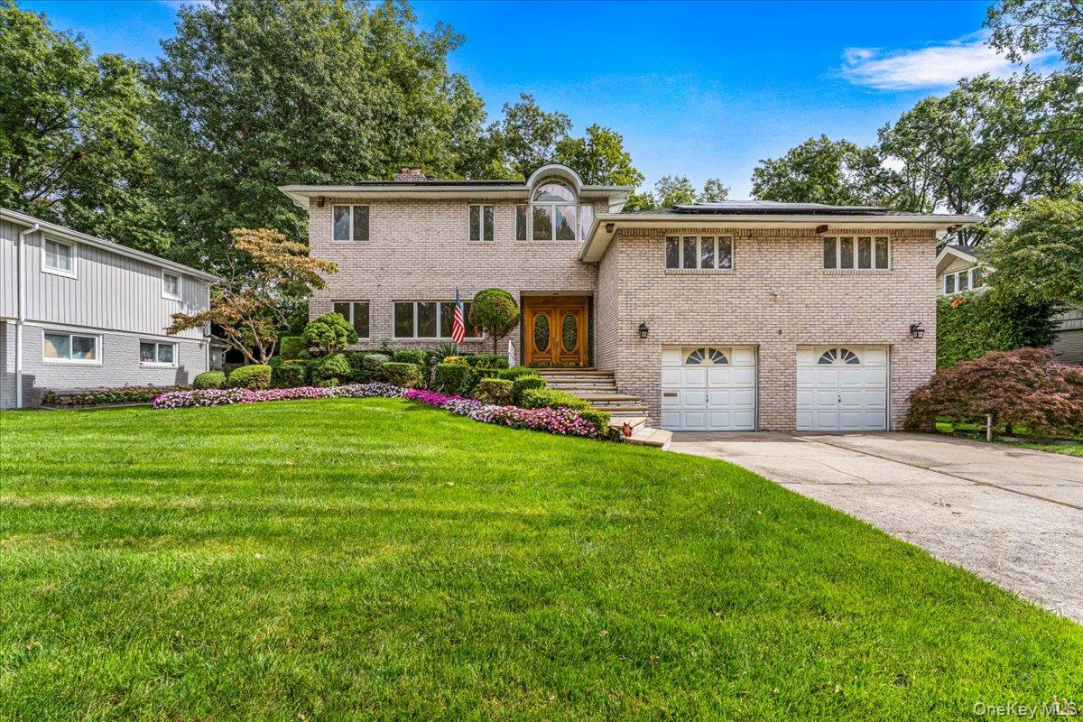 8 Hamilton Drive – For Sale