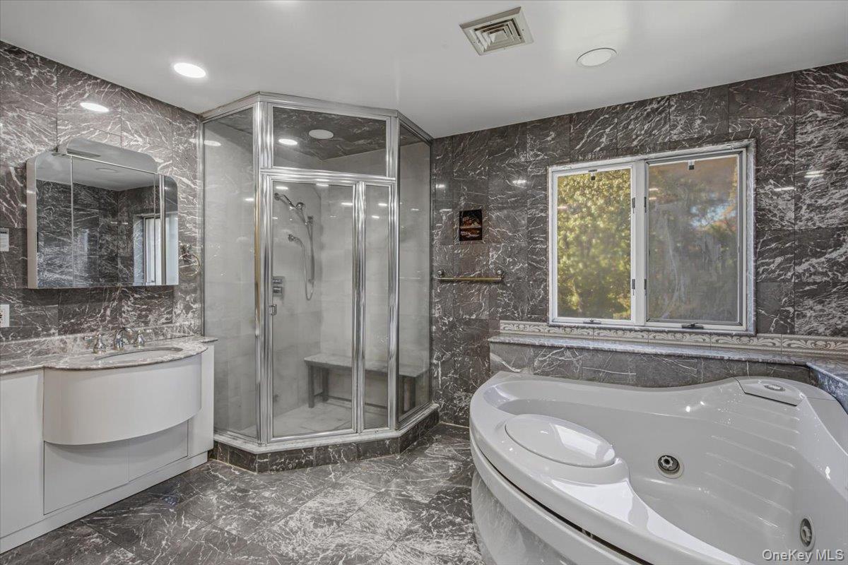 8 Hamilton Drive – For Sale photo 31