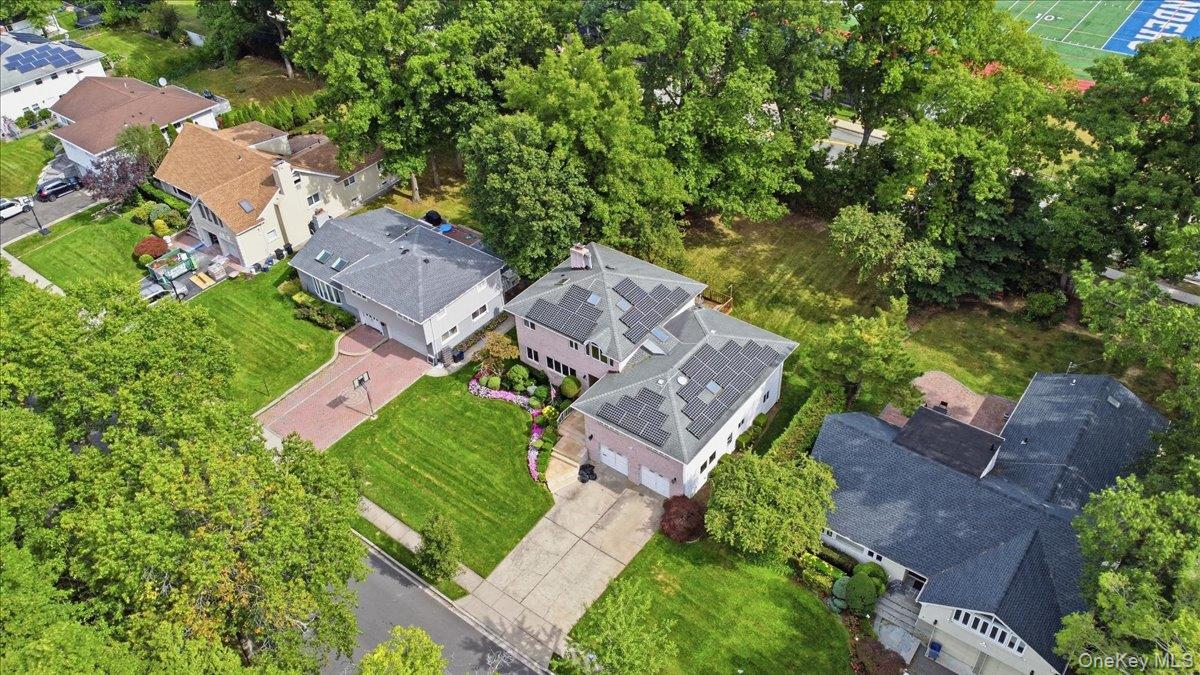 8 Hamilton Drive – For Sale photo 4