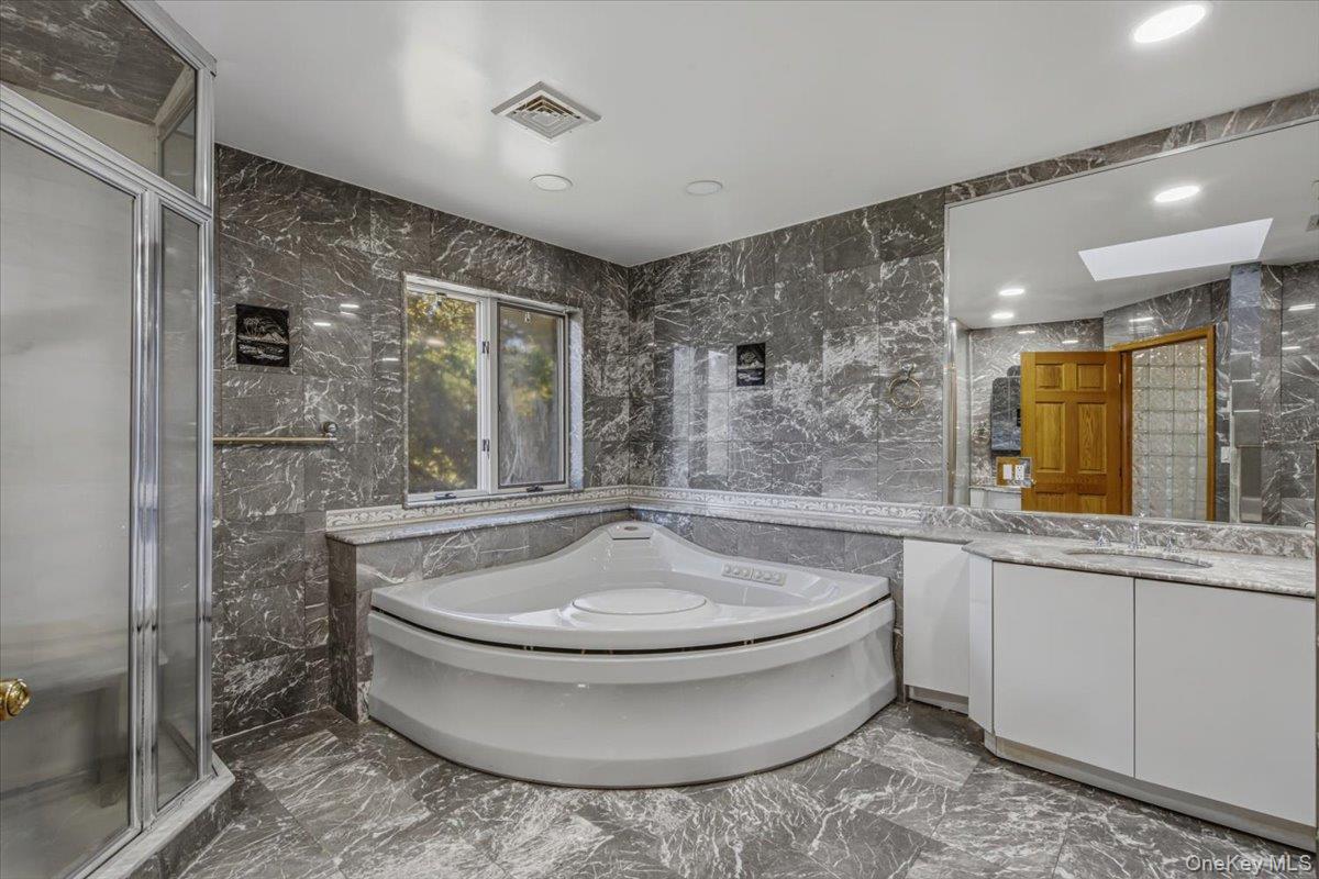 8 Hamilton Drive – For Sale photo 30