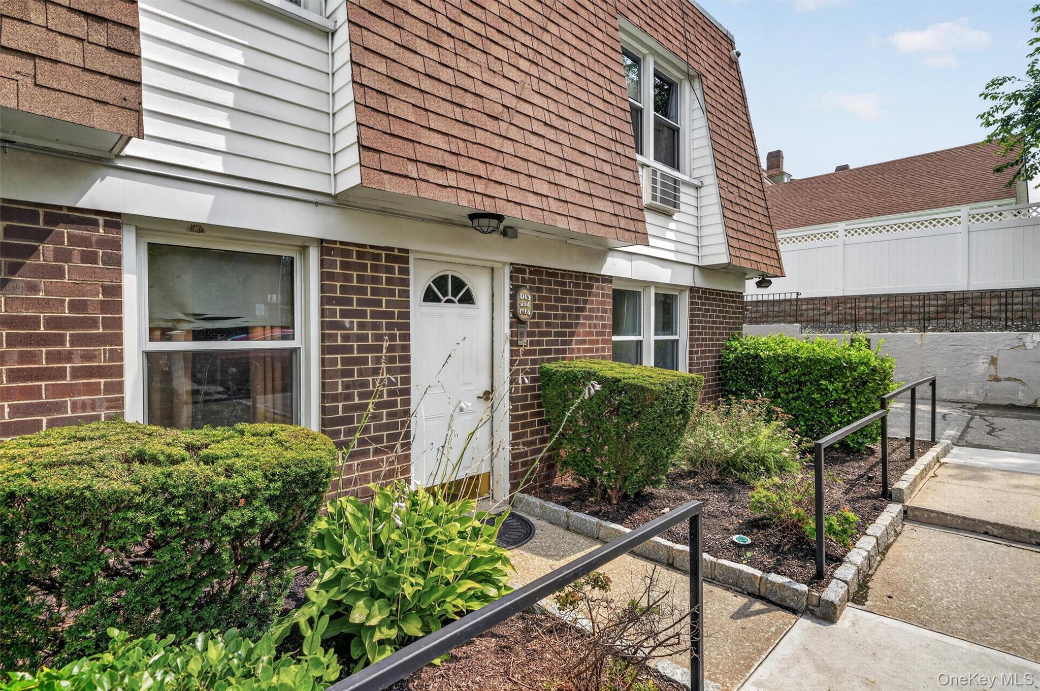 380 N Broadway, Unit D14 photo 5