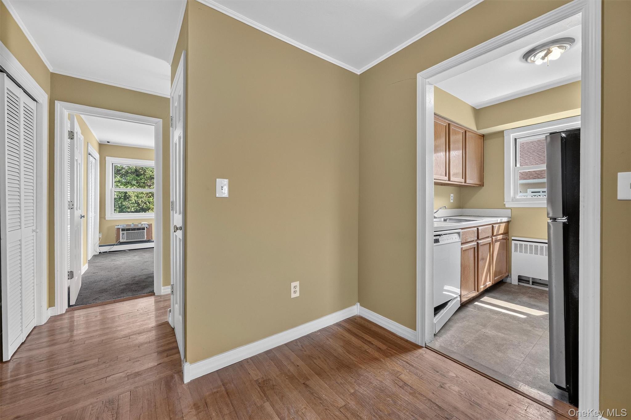 380 N Broadway, Unit D14 photo 8
