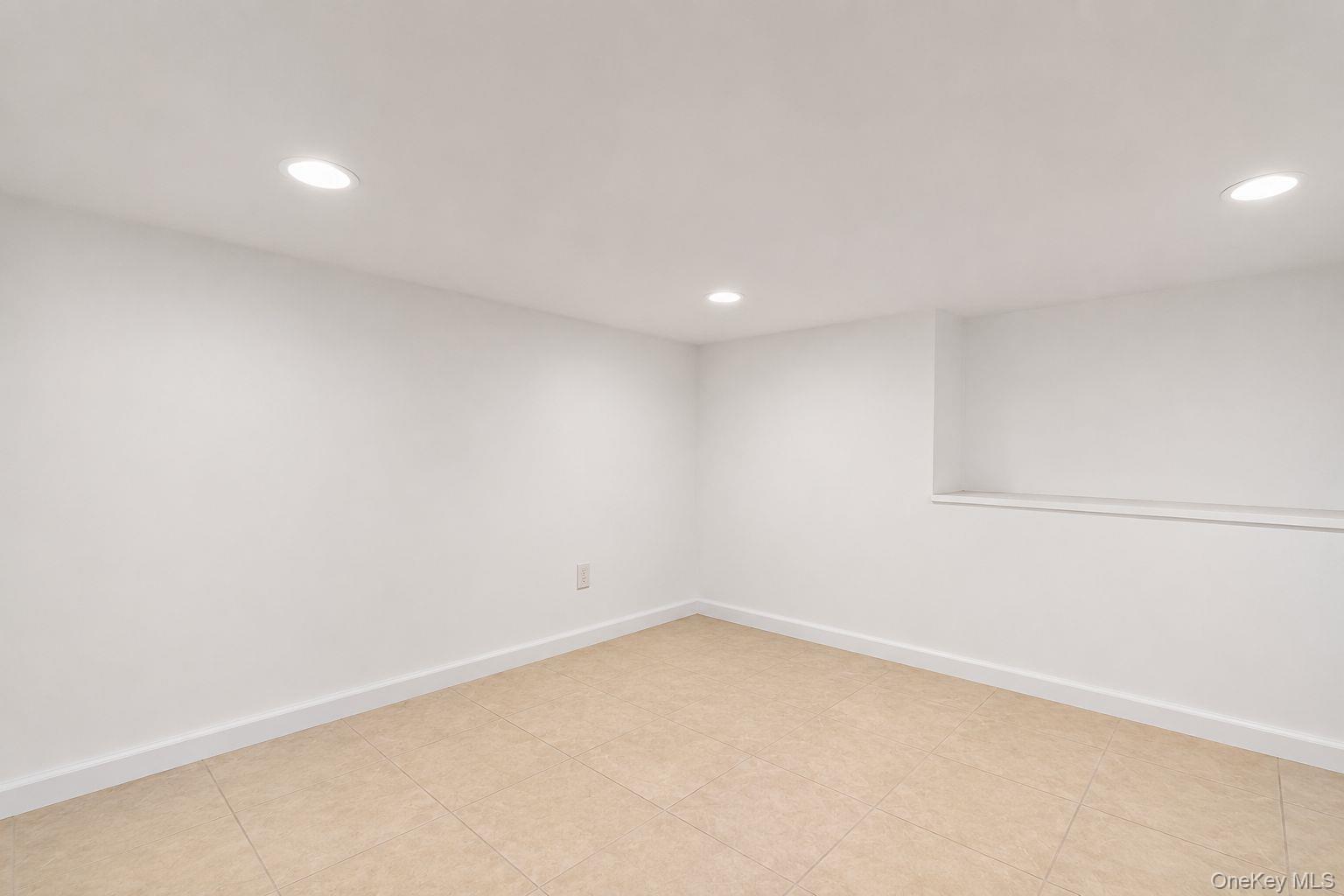 708 Snediker Avenue – For Sale photo 24