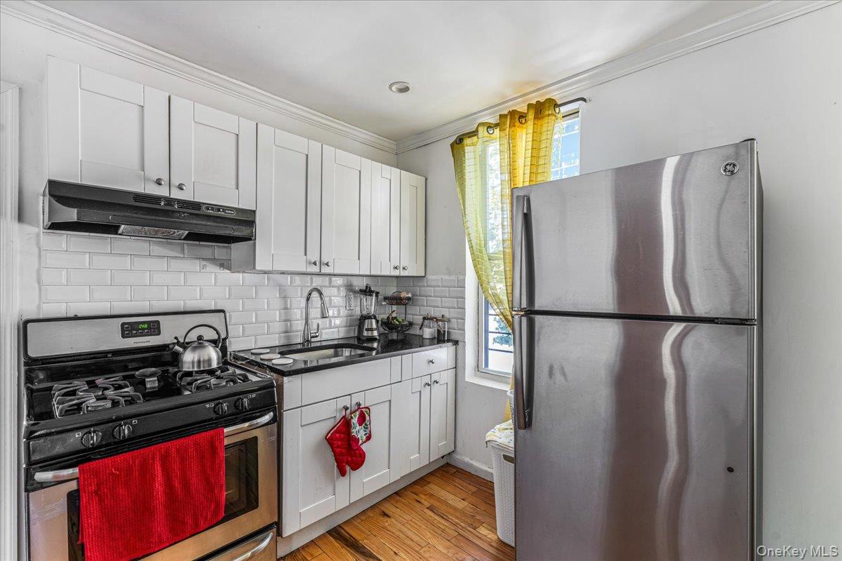708 Snediker Avenue – For Sale photo 20