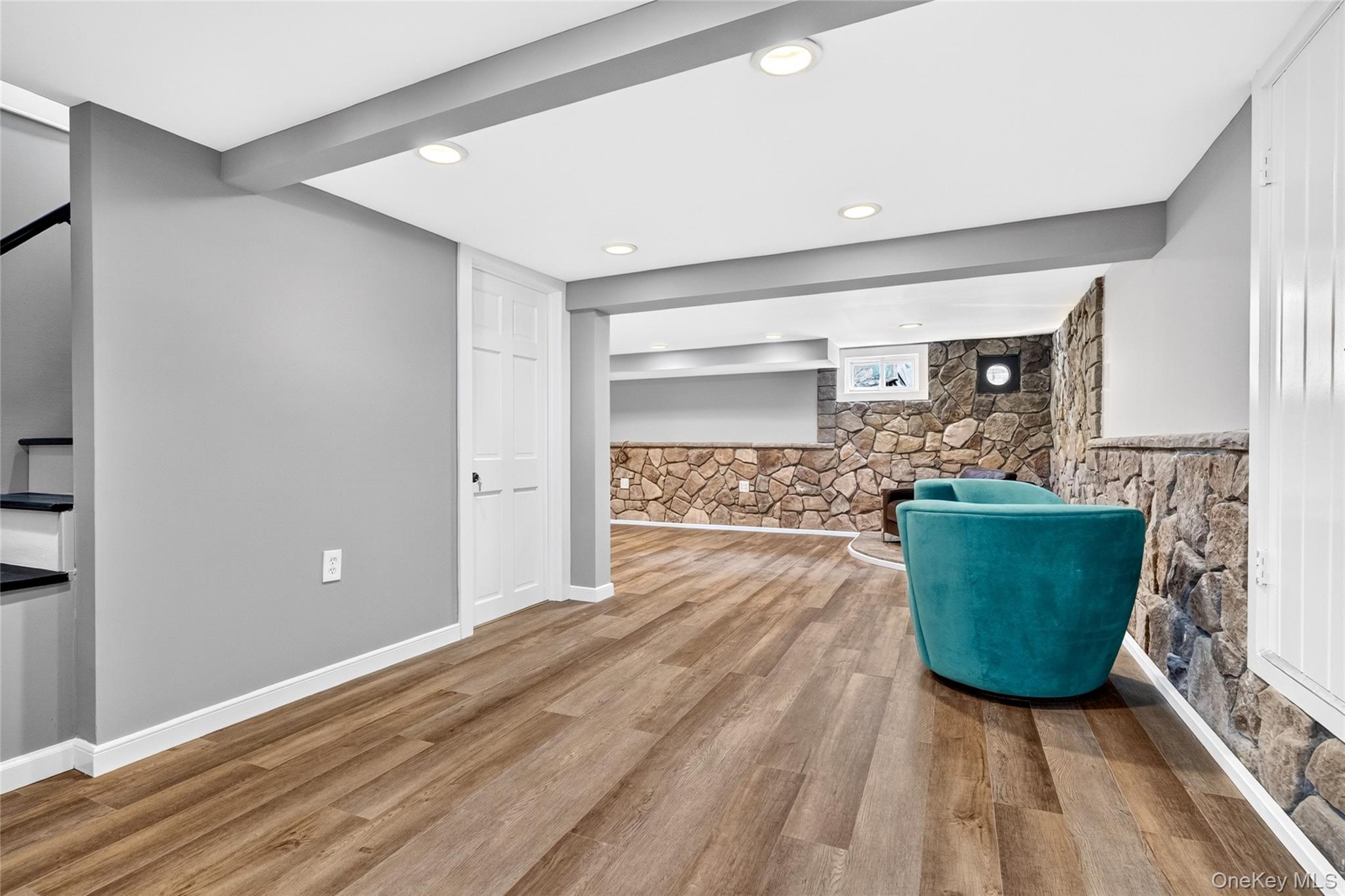 15 W Palisades Avenue – For Sale photo 32