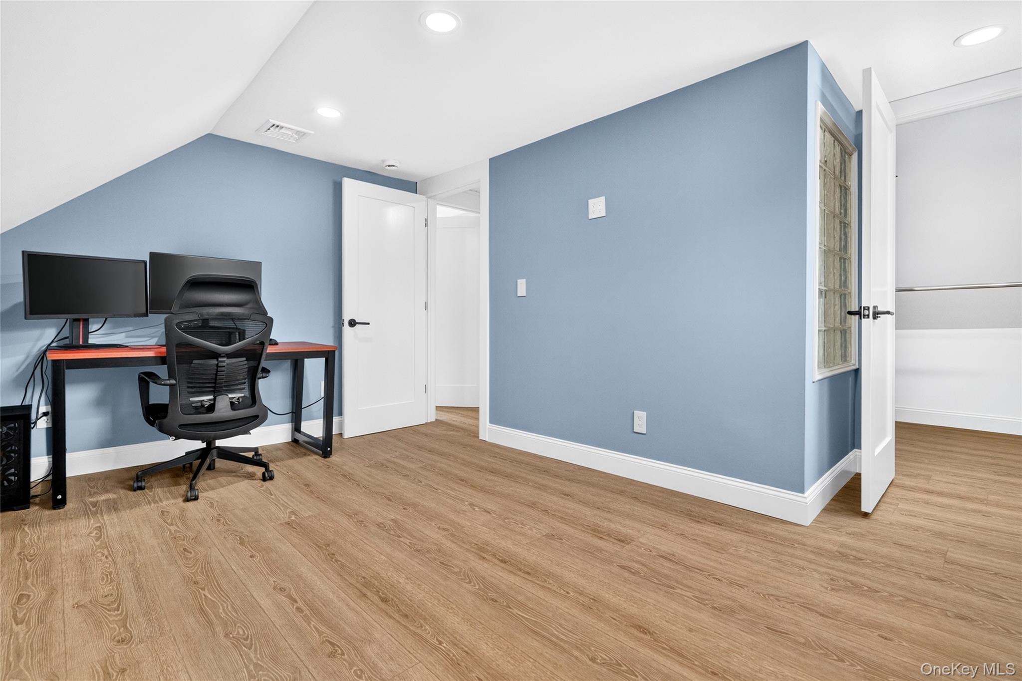 15 W Palisades Avenue – For Sale photo 28