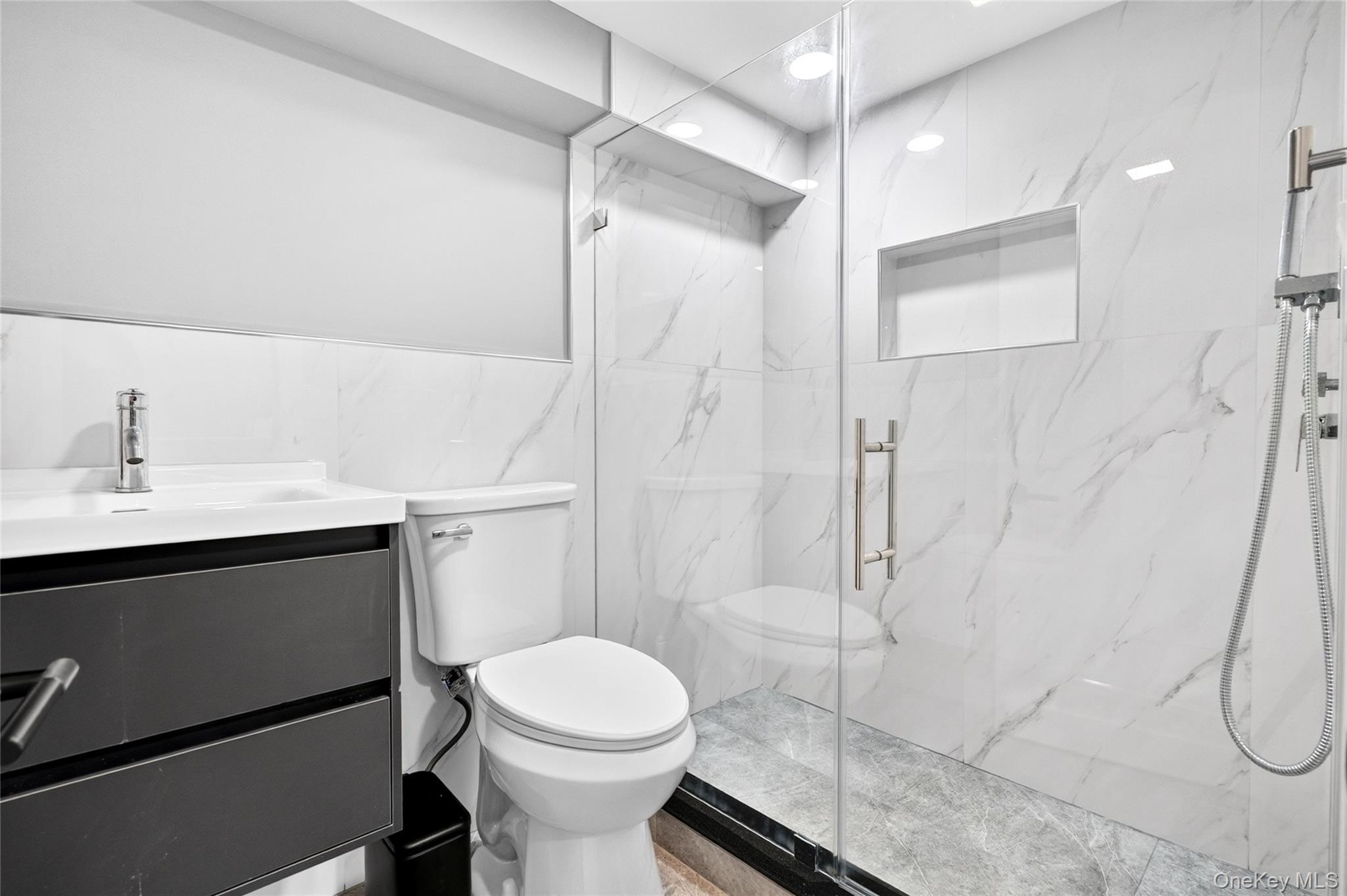 15 W Palisades Avenue – For Sale photo 37