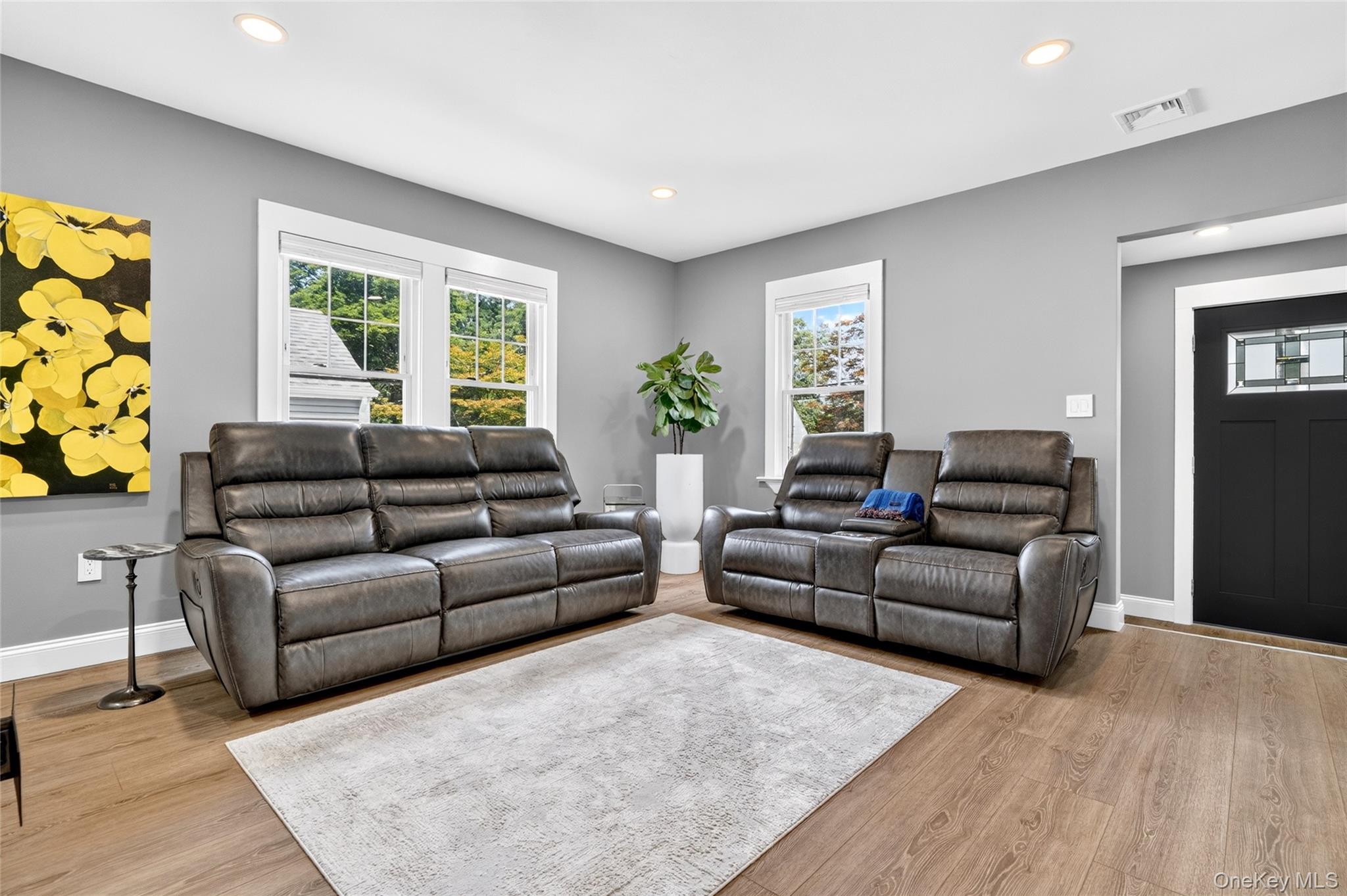 15 W Palisades Avenue – For Sale photo 5