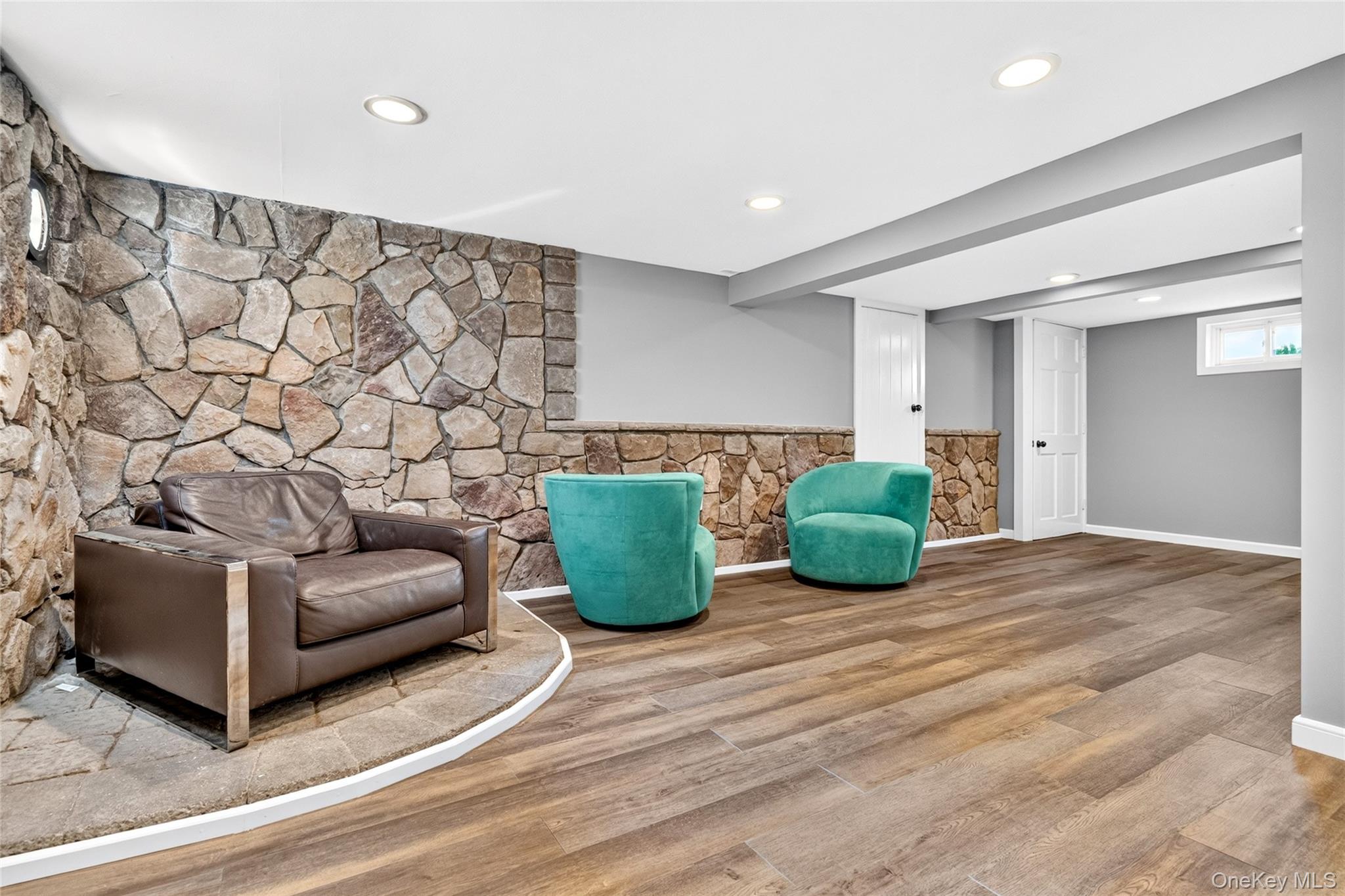 15 W Palisades Avenue – For Sale photo 35