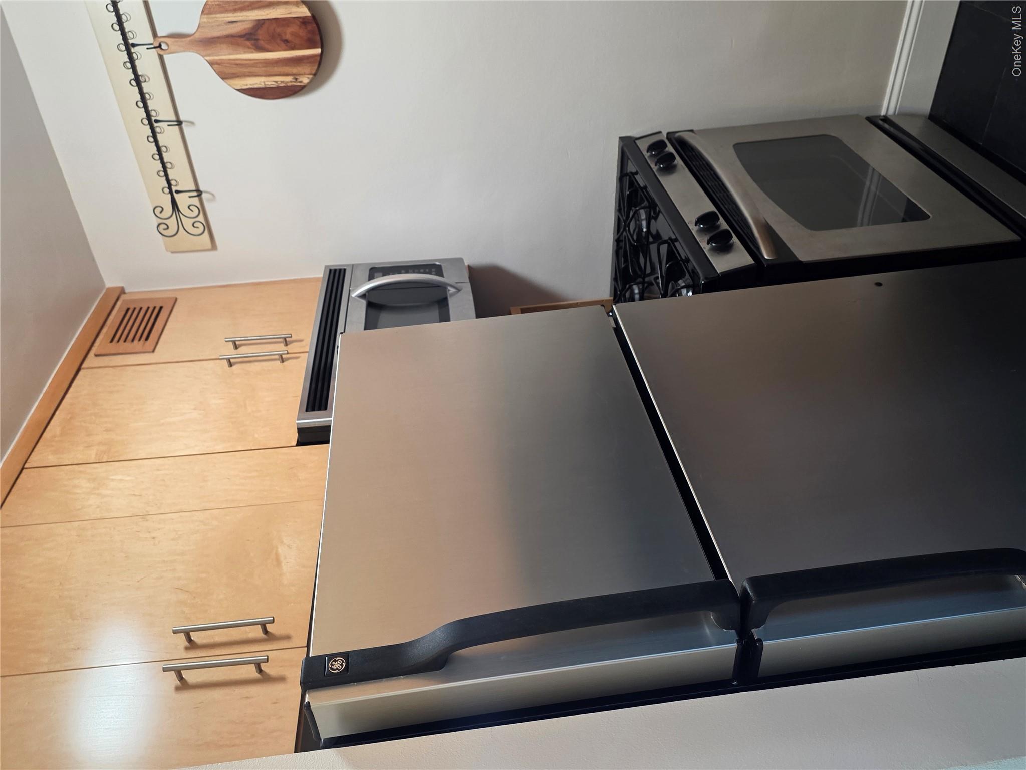 18-15 215th Street, Unit 16 C photo 3