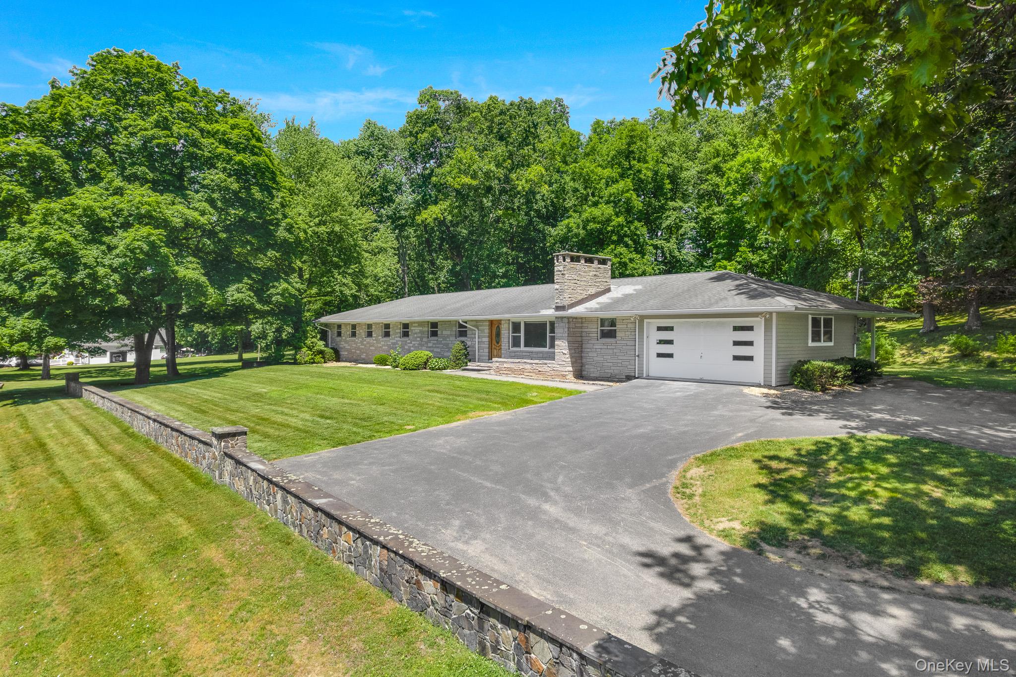 21 Vail Road – For Sale photo 3