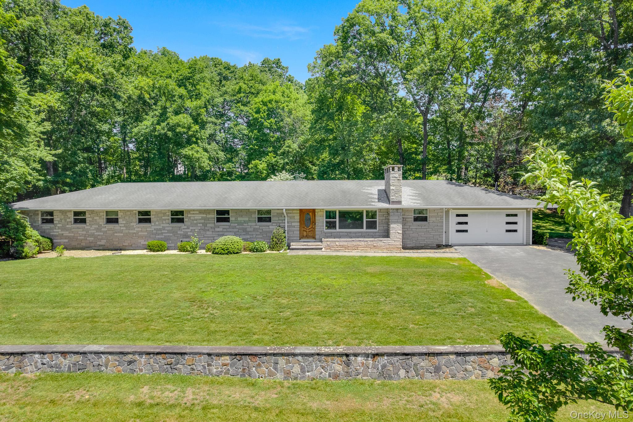 21 Vail Road – For Sale photo 2