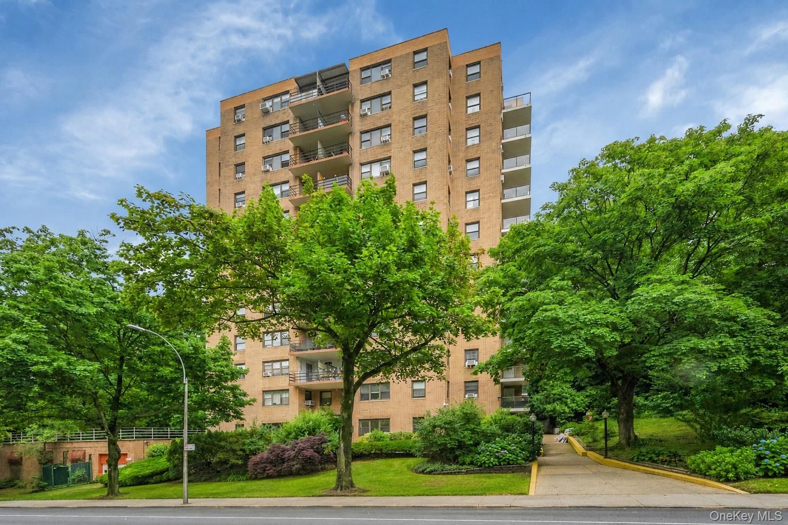 735 Kappock Street, Unit 2F photo 2