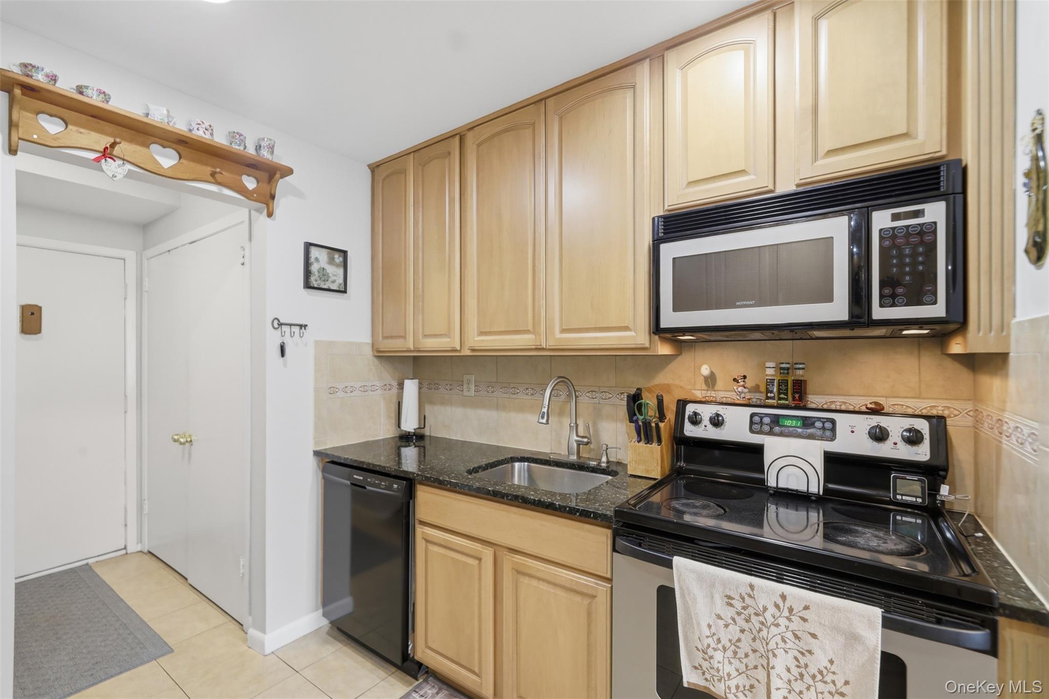 8 Heritage Drive, Unit E photo 10