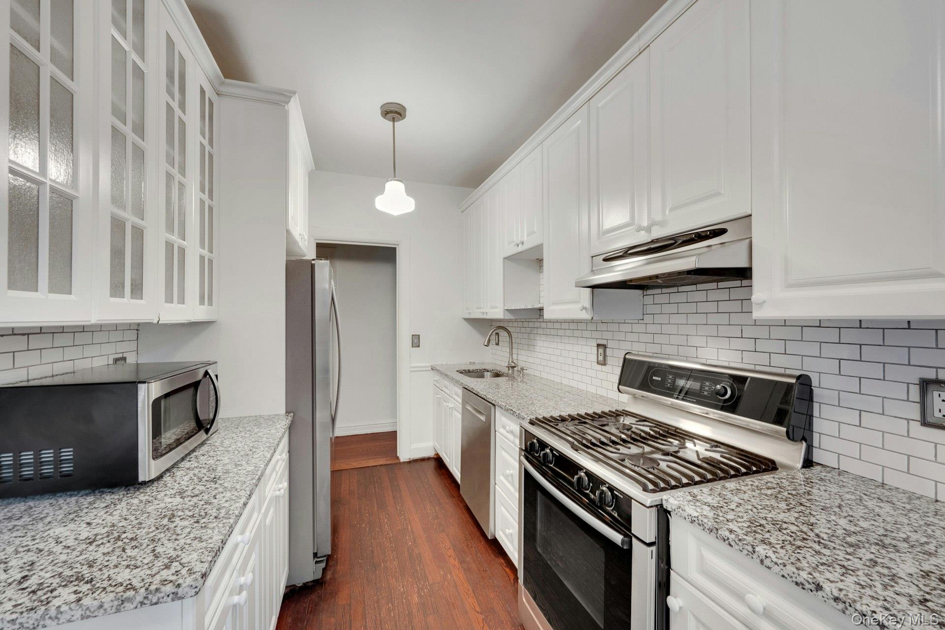 143 Garth Road, Unit 1J photo 9