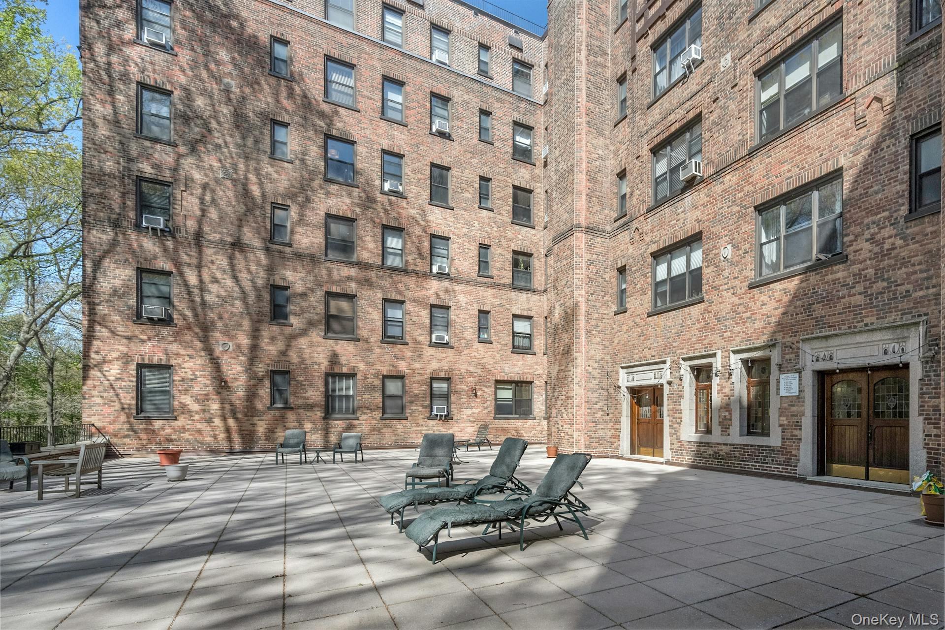 143 Garth Road, Unit 1J photo 23