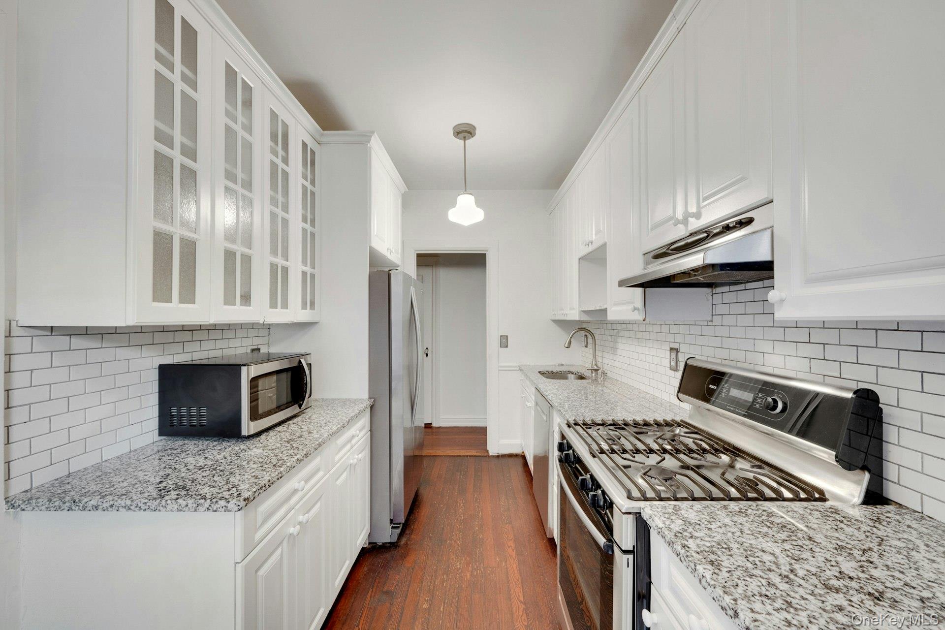 143 Garth Road, Unit 1J photo 7
