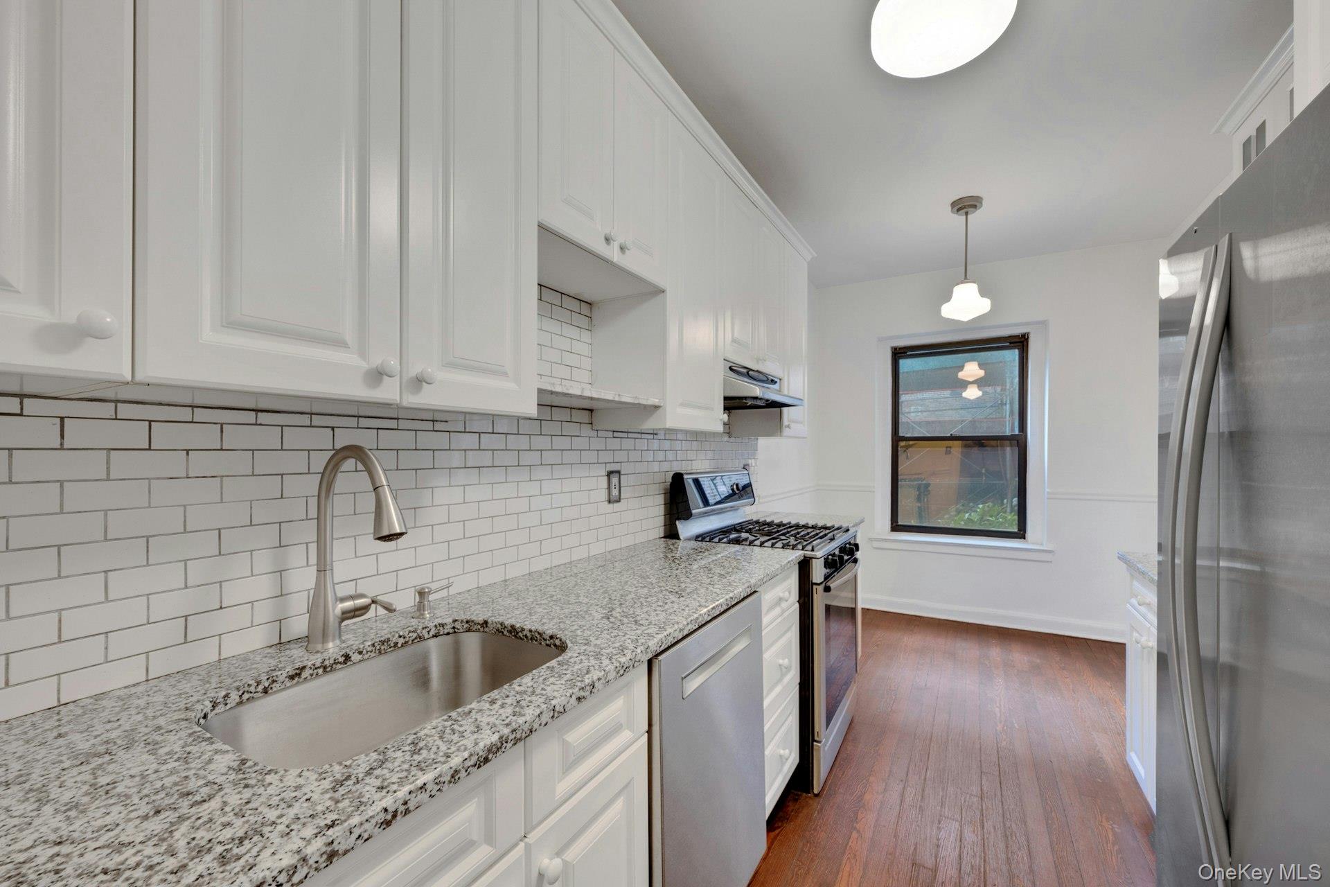 143 Garth Road, Unit 1J photo 8
