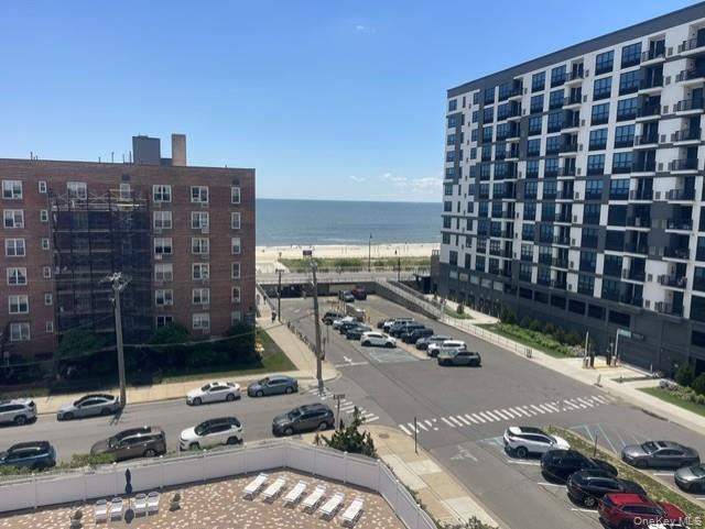 210 E Broadway, Unit 6L photo 4