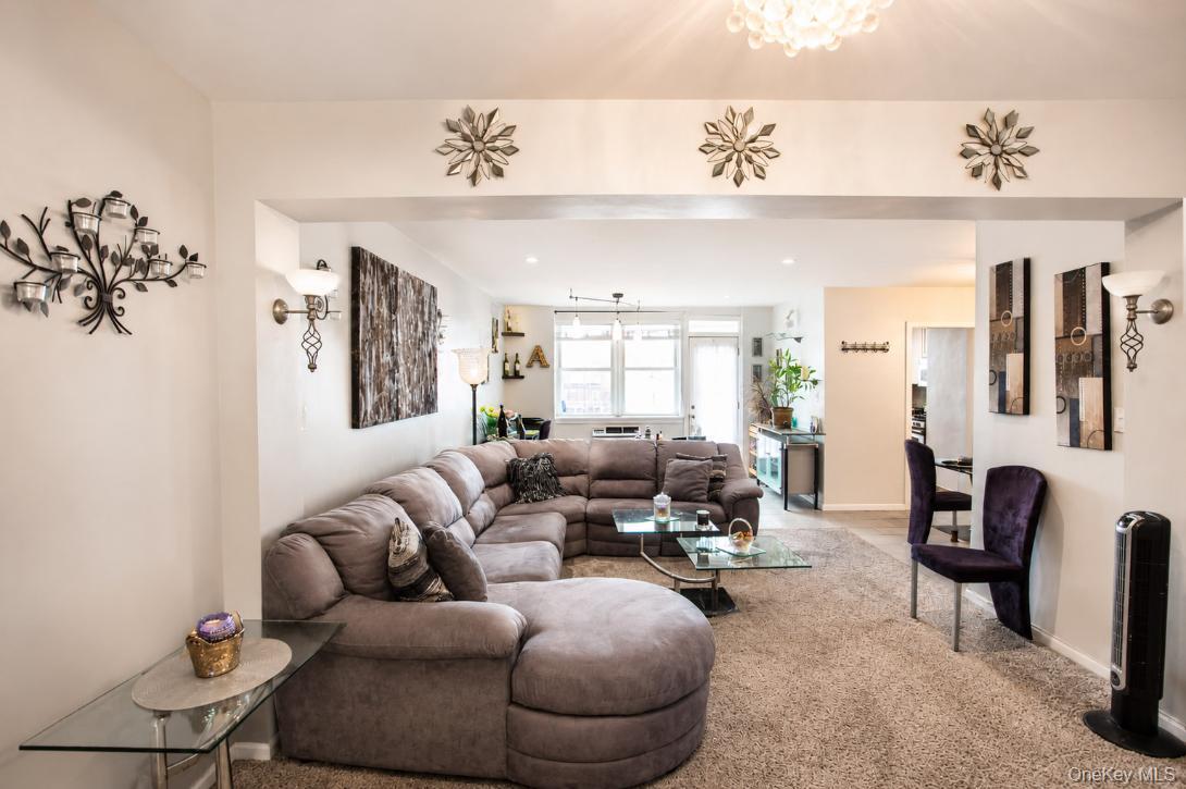 210 E Broadway, Unit 6L photo 8