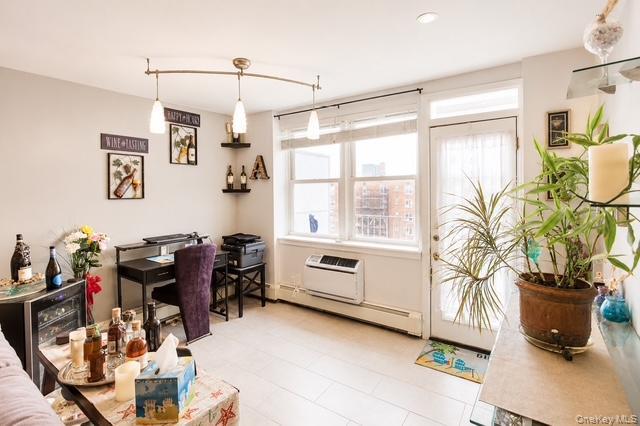 210 E Broadway, Unit 6L photo 21