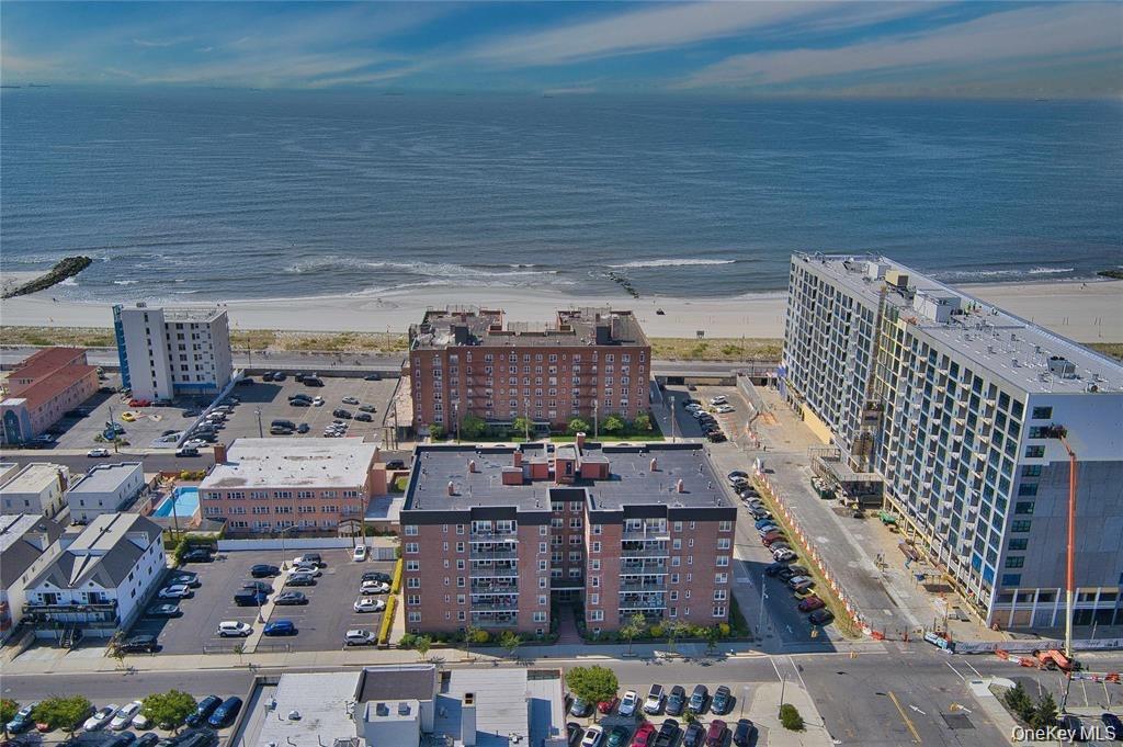 210 E Broadway, Unit 6L photo 22