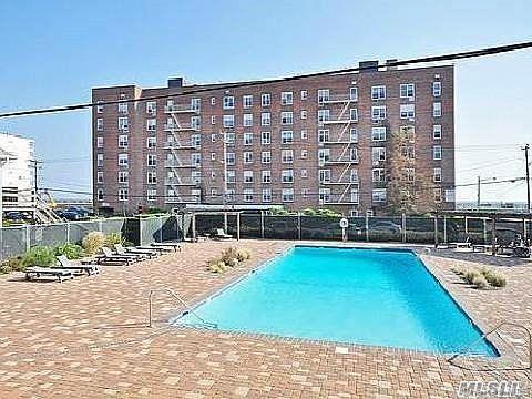 210 E Broadway, Unit 6L photo 23