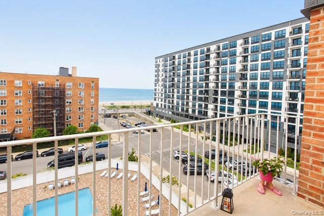 210 E Broadway, Unit 6L photo 14