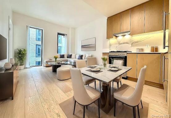 30-05 Vernon Boulevard, Unit 4H photo 2