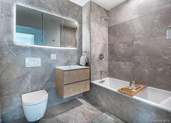 30-05 Vernon Boulevard, Unit 4H photo 3