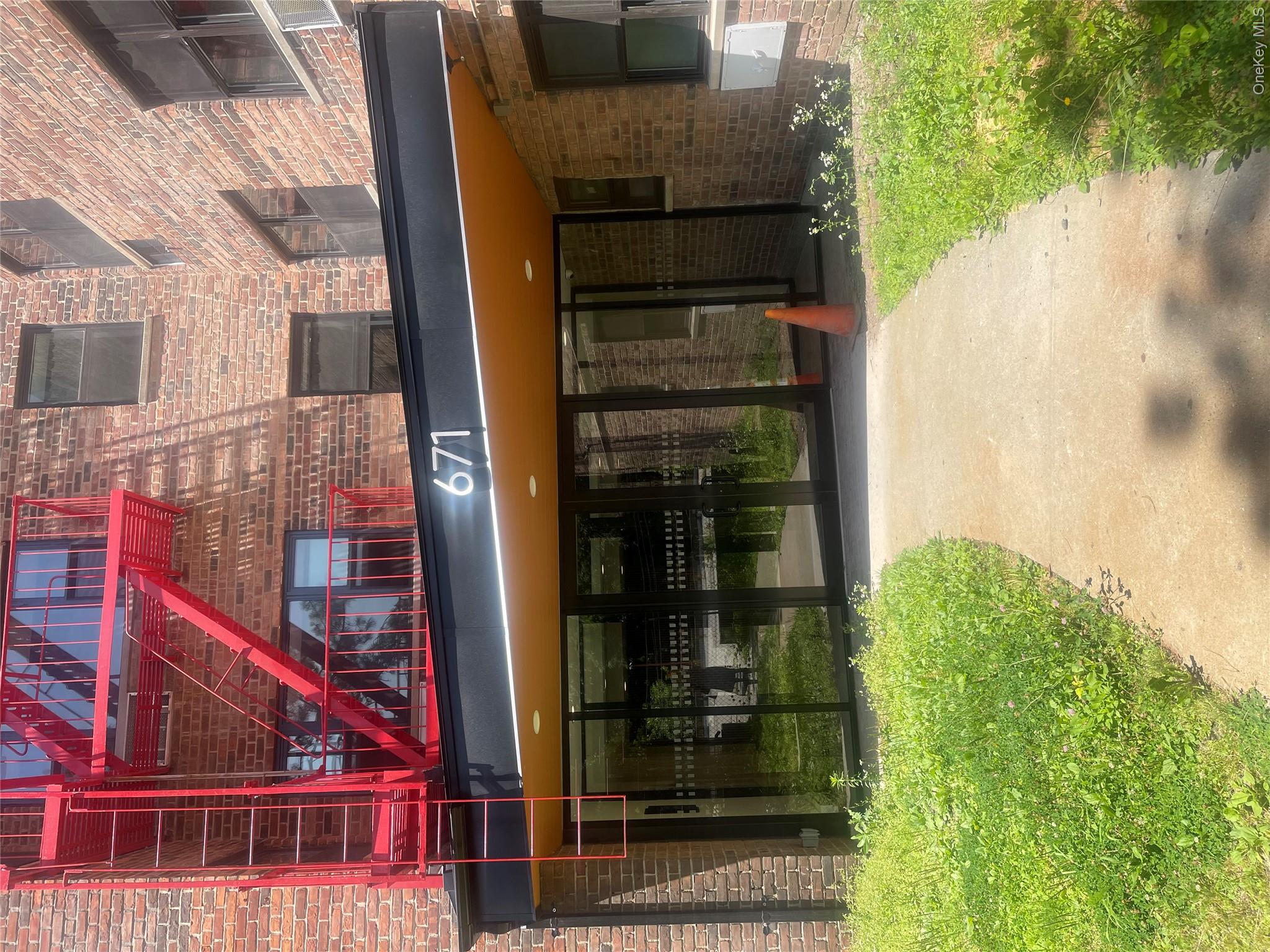 671 Bronx River Road, Unit 4G