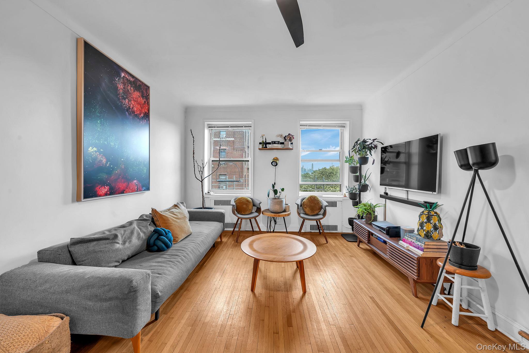 7615 35th Avenue, Unit 4E photo 3