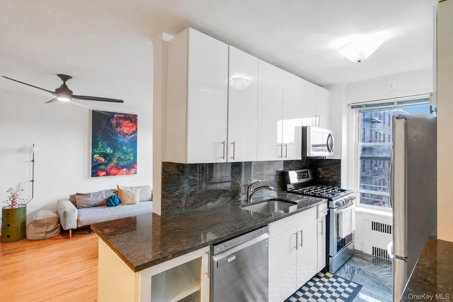 7615 35th Avenue, Unit 4E photo 8