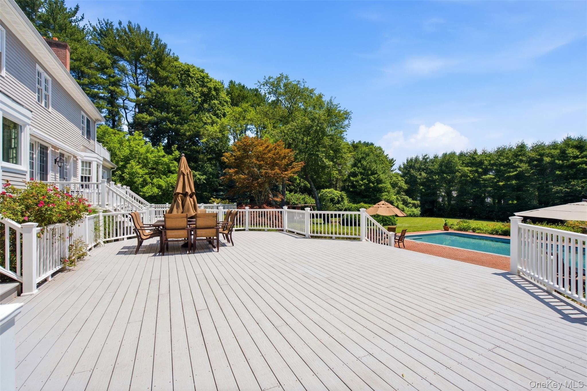 61 Linden Lane – For Sale photo 32