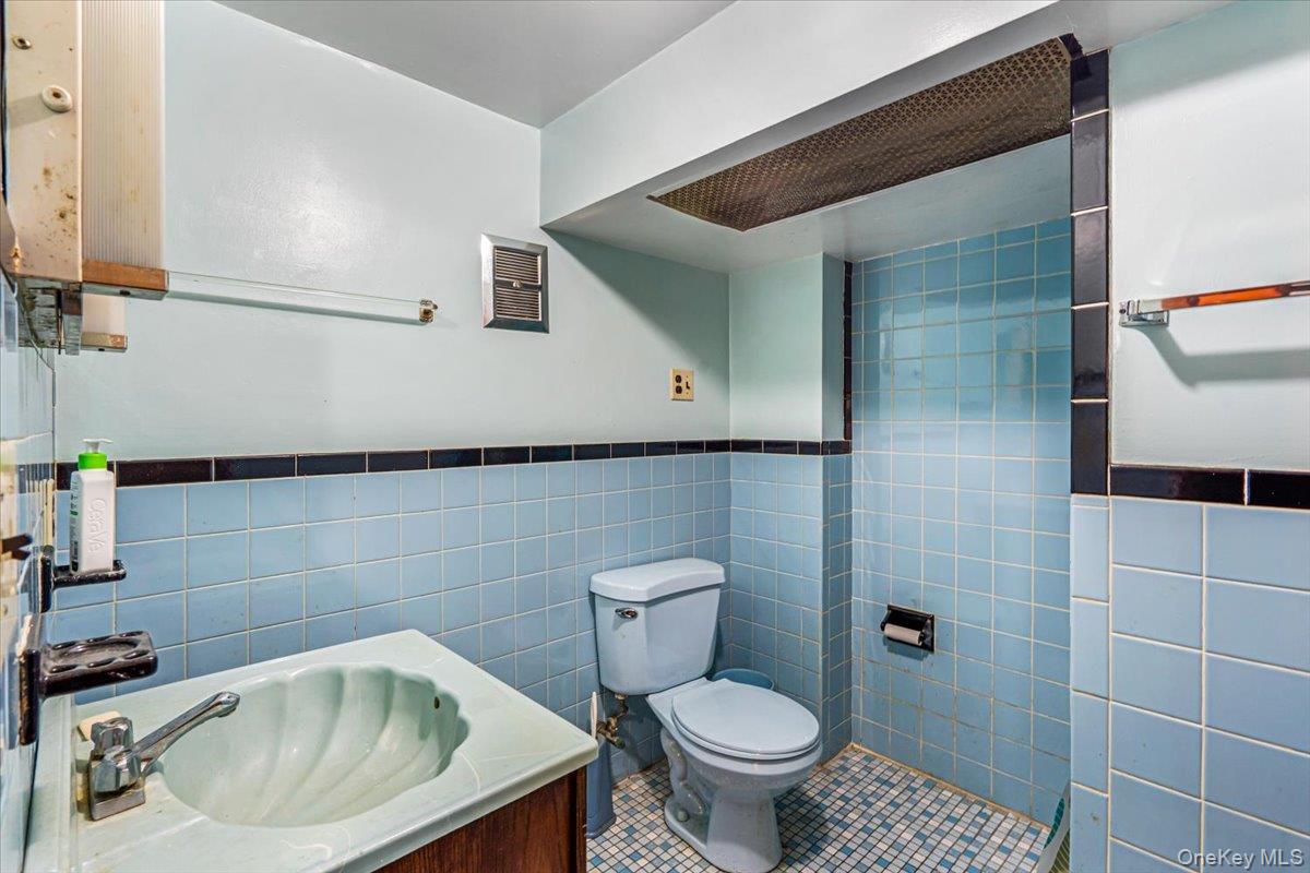 32 – 07 148 Street – For Sale photo 22