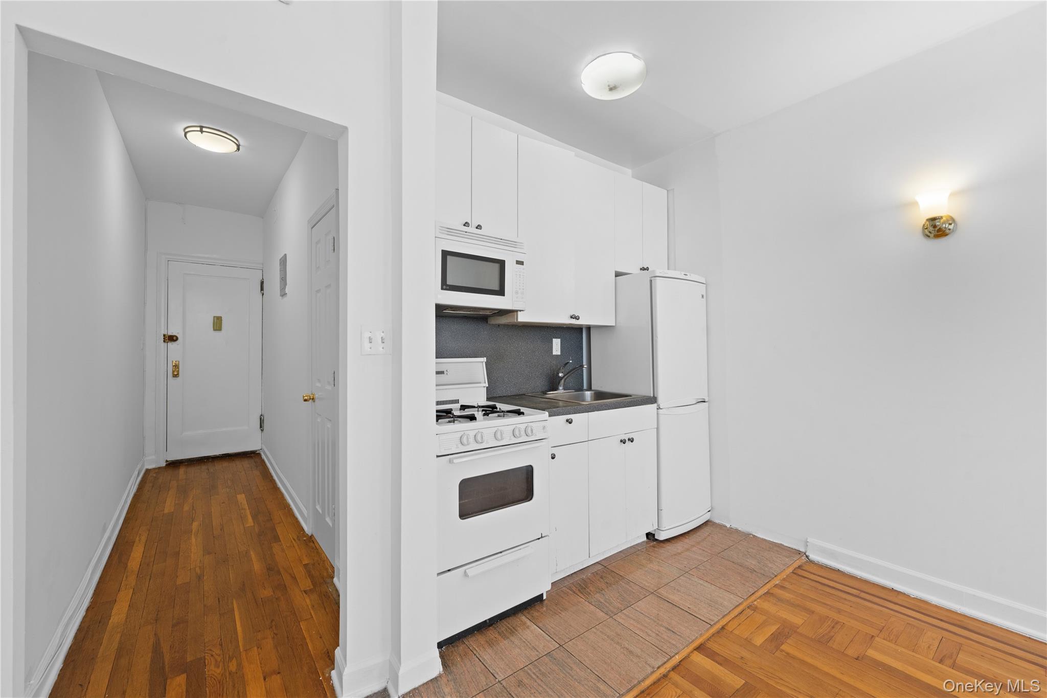 41-41 41st Street, Unit 5N photo 2