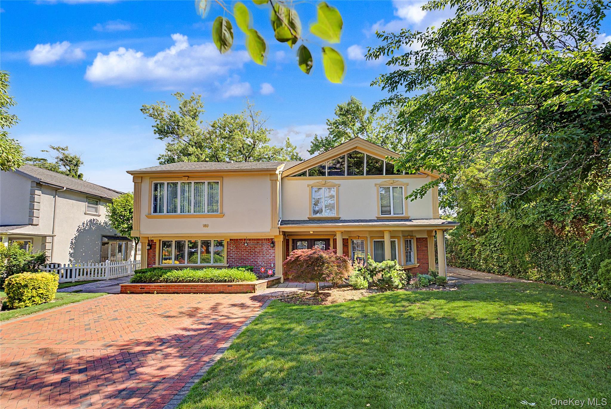 159 South Drive – For Sale photo 2